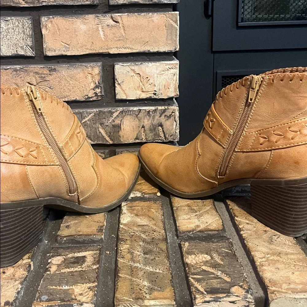 FRYE AND CO.‎ Tan Womens Palma Stacked Heel Booties 8.5